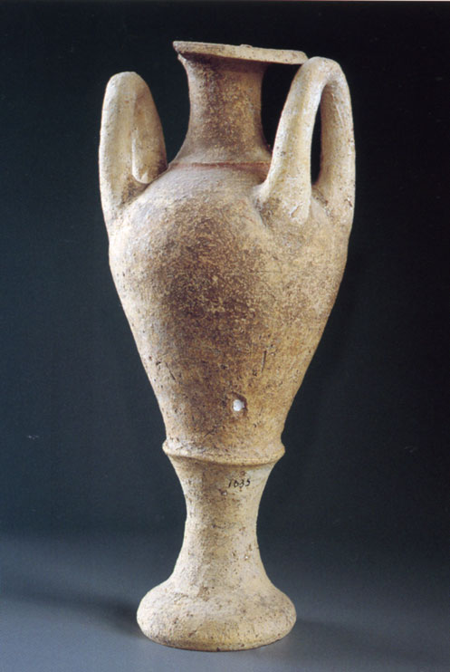 Brownish amphora with happy arms!