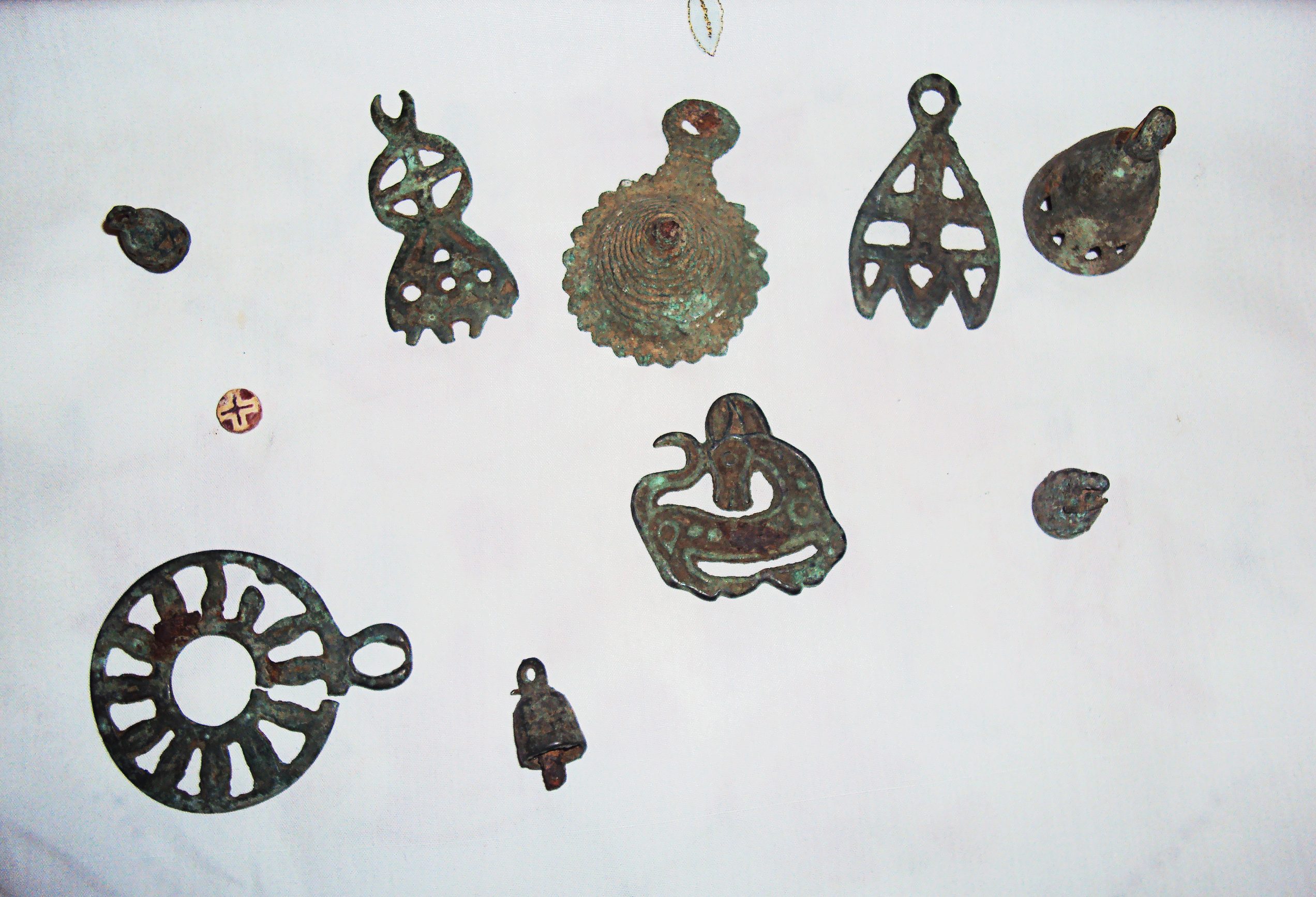 Archaeological artefacts related to the pre-Buddhist Bon religion